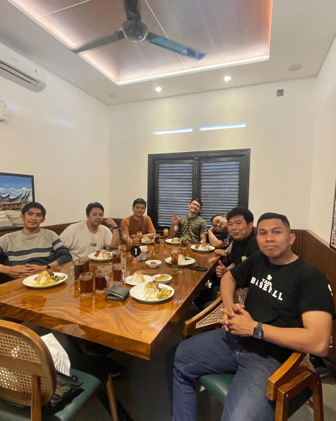 Makan Siang Bersama