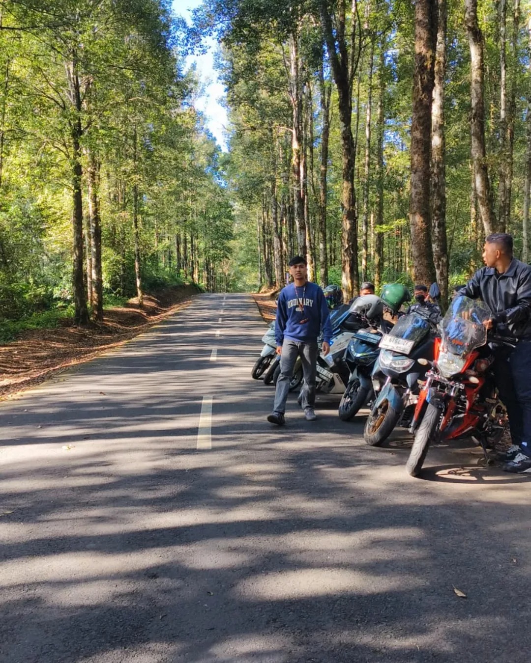 8 Motor Berjajar